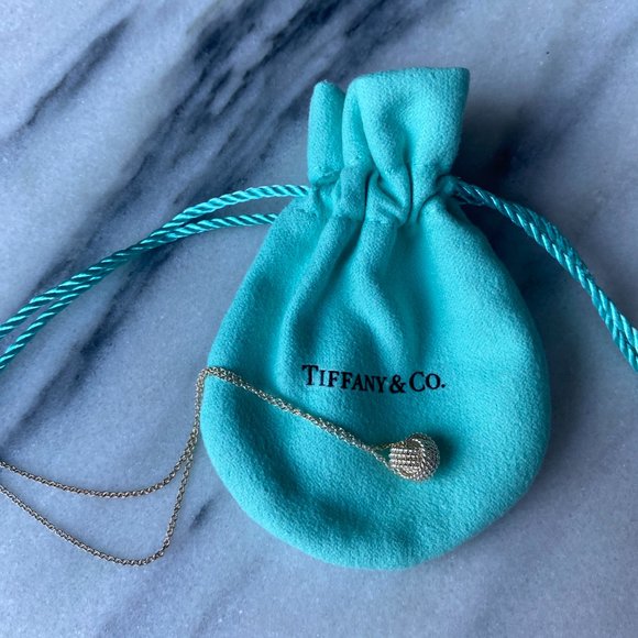 Tiffany & Co. Twist - Knot Pendant - Picture 2 of 4